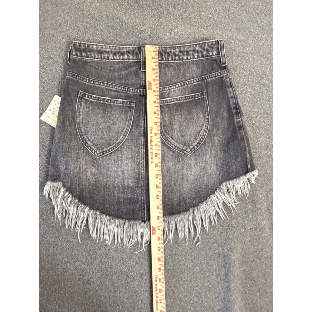 Free People Maverick Denim Skirt Womens 26 Black NEW Frayed Hem Mini OB1006435‎ - Picture 9 of 10